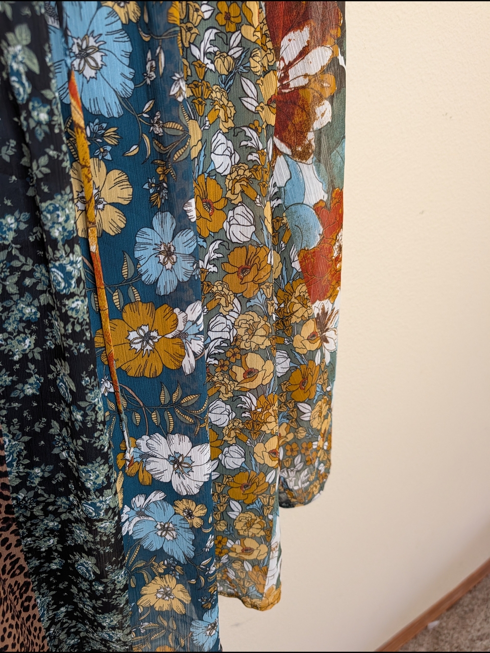 Avenue Mixed Print Peasant Blouse with Attached Tank - 22/24 - Picture 6 of 11